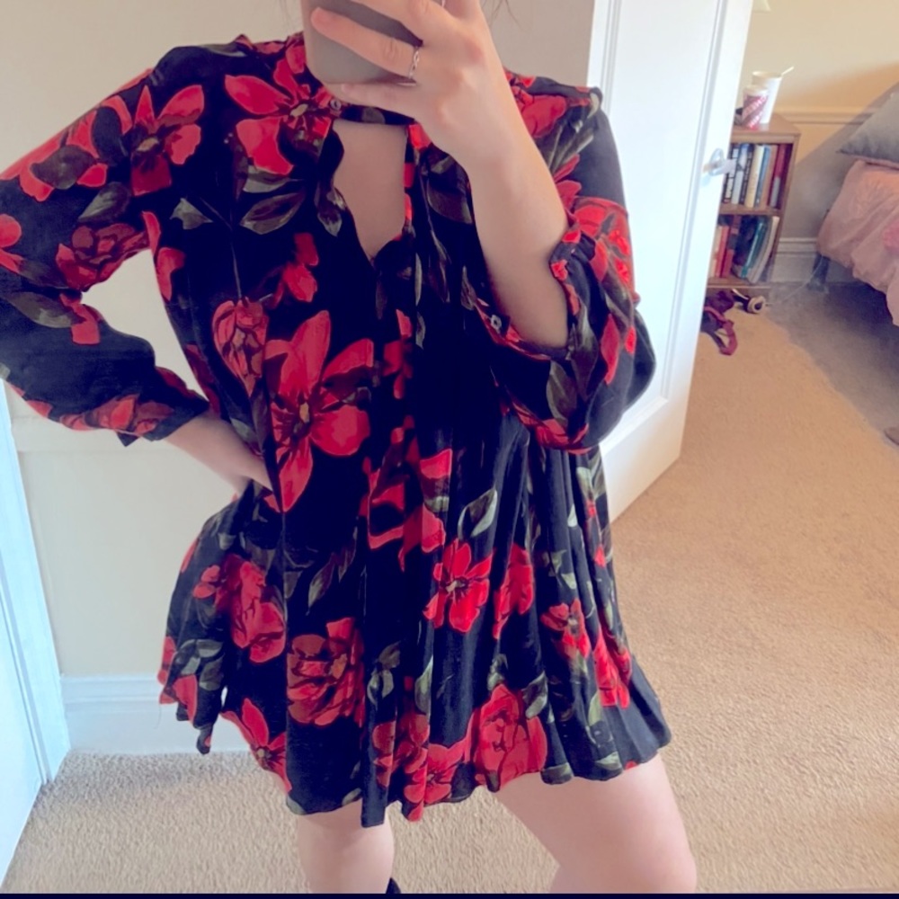 Akira Floral Long Sleeve Shift Dress